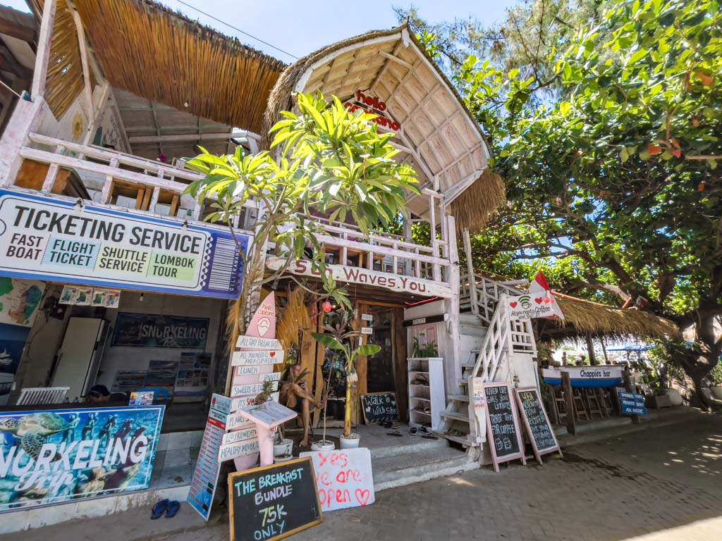 Hello Capitano Cafe gili trawangan lombok indonesia - laugh travel eat
