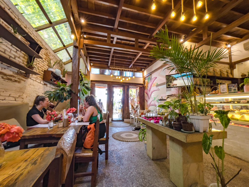 Hello Capitano Cafe gili trawangan lombok indonesia - laugh travel eat