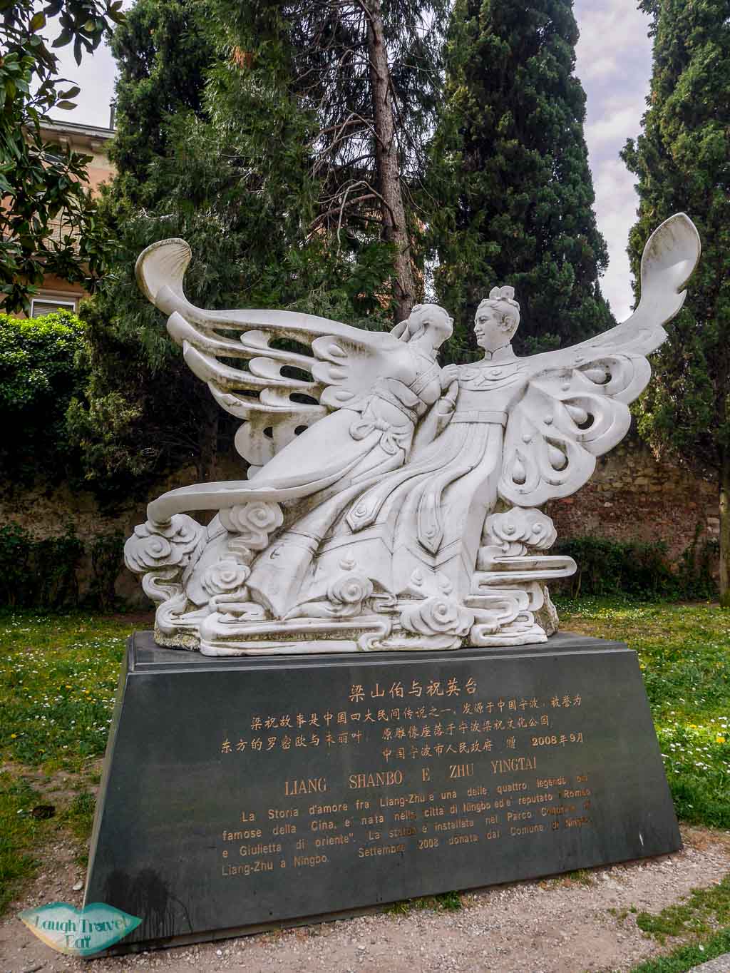 chinese romeo and juliet statues verona italy