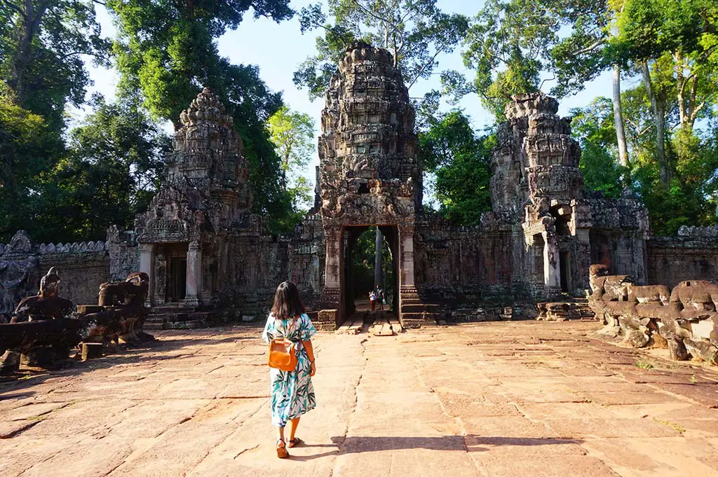 preah khan exit, Angkor Thom, Siem Reap, Cambodia me walking