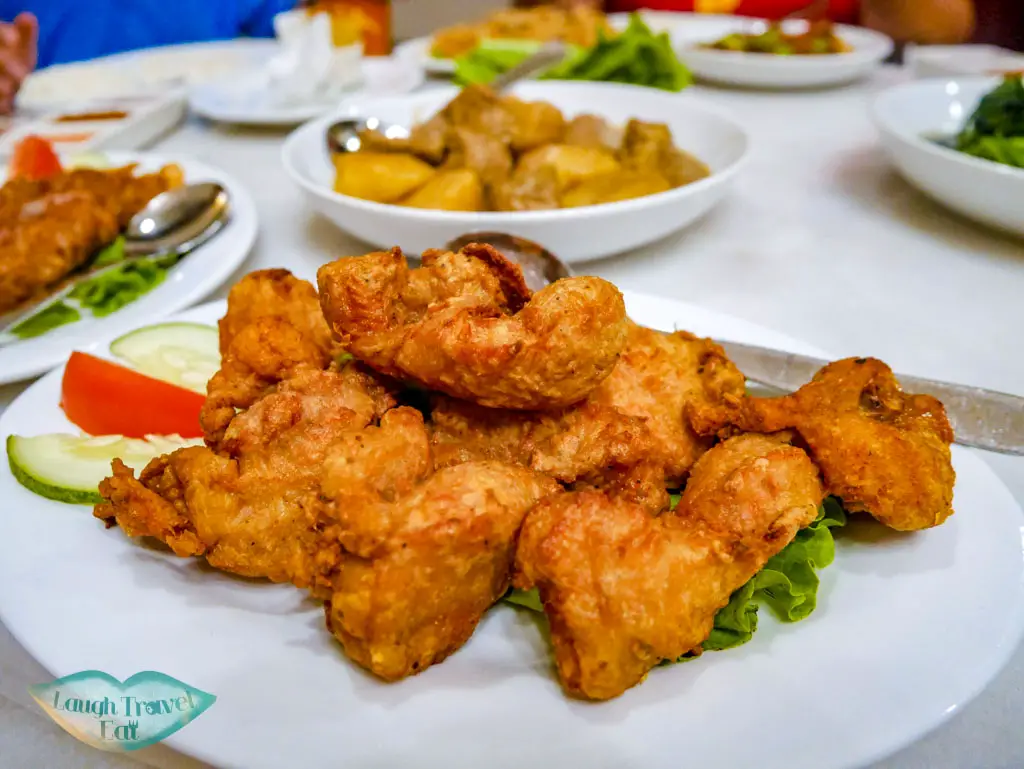 Deep fried chicken marinated with shrimp paste: heavenly taste! | Laugh Travel Eat