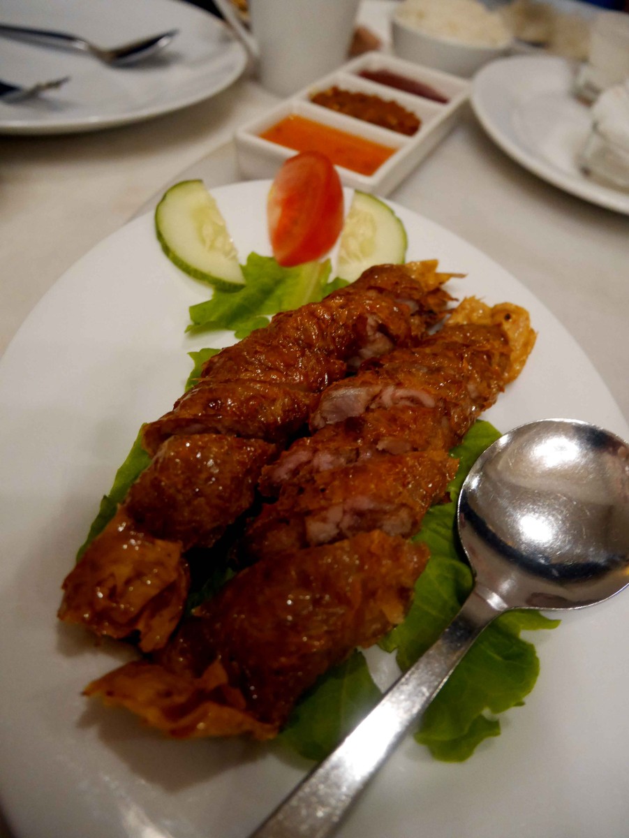 Lor Bak is also one of my favourite dishes – it’s basically a version of sausages, but with beancurd skin and spiced chicken meat stuffing.