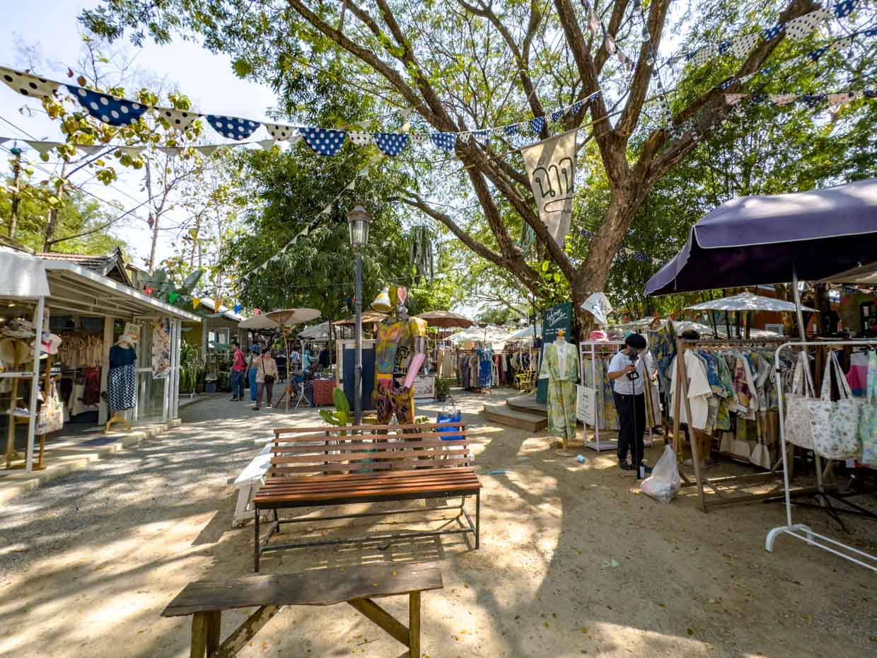 chamcha market Chiang Mai Thailand - laugh travel eat