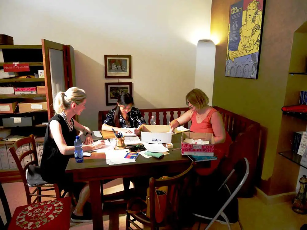 Secretaries of Juliet replying to letters, Club di Giulietta, Verona, Italy | Laugh Travel Eat