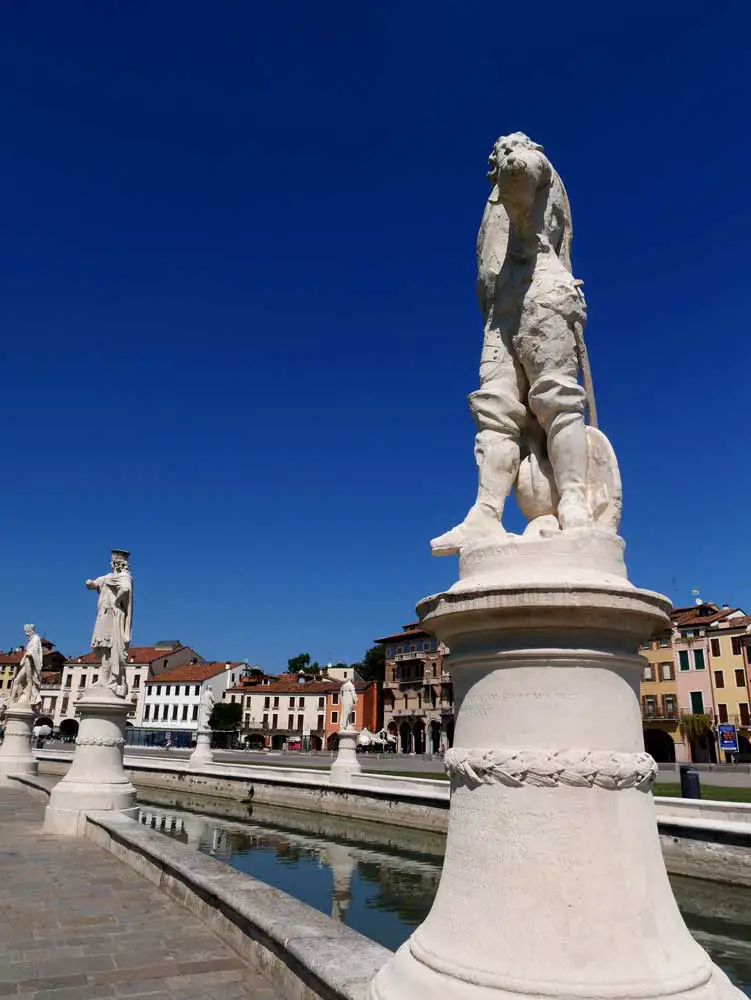 Prato della Valle, Padua, Veneto, Italy | Laugh Travel Eat