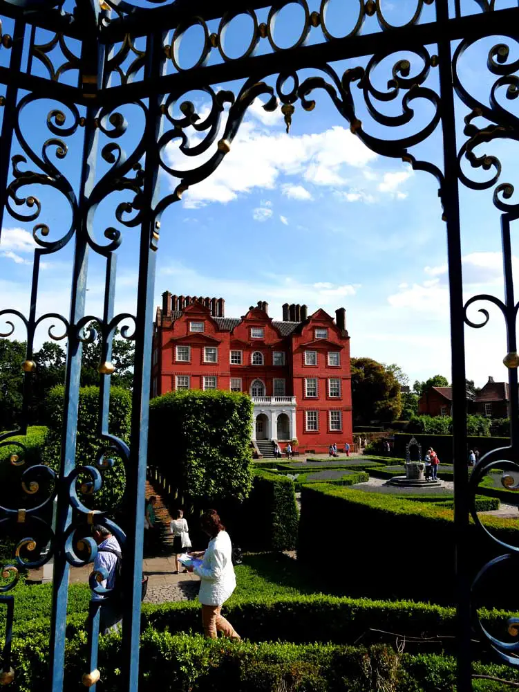 Kew Palace, Kew Garden, London, UK | Laugh Travel Eat