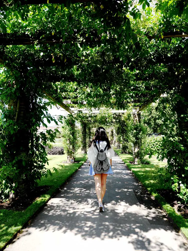 walkway,Kew Garden, London, UK | Laugh Travel Eat