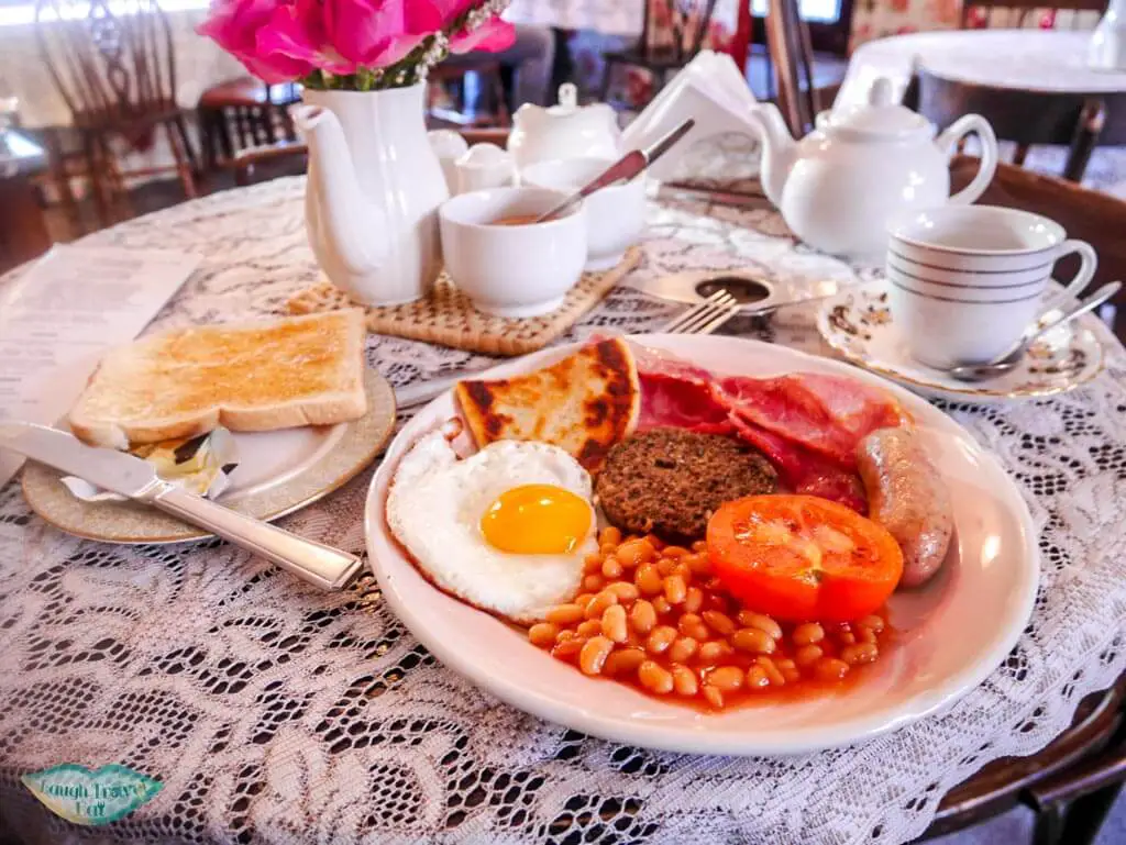 Full Scottish breakfast in Edinburgh with traditional tea sets - Laugh Travel Eat