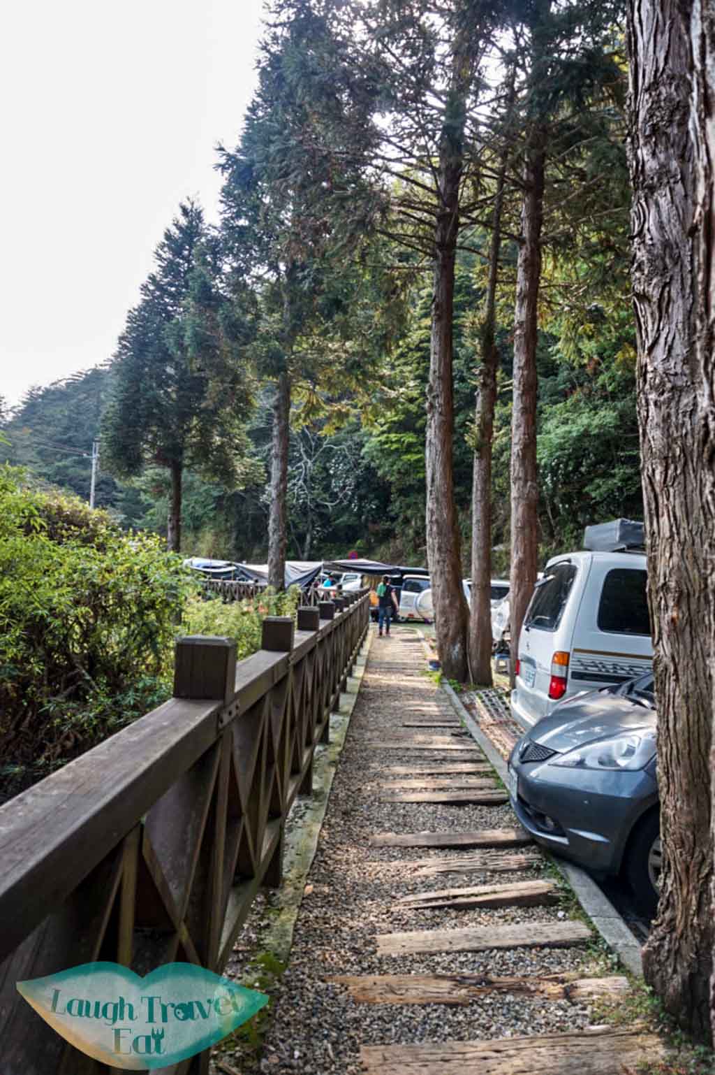 Parking spaces available near 27K mark along Dasyueshan Trail in Taichung - Laugh Travel Eat