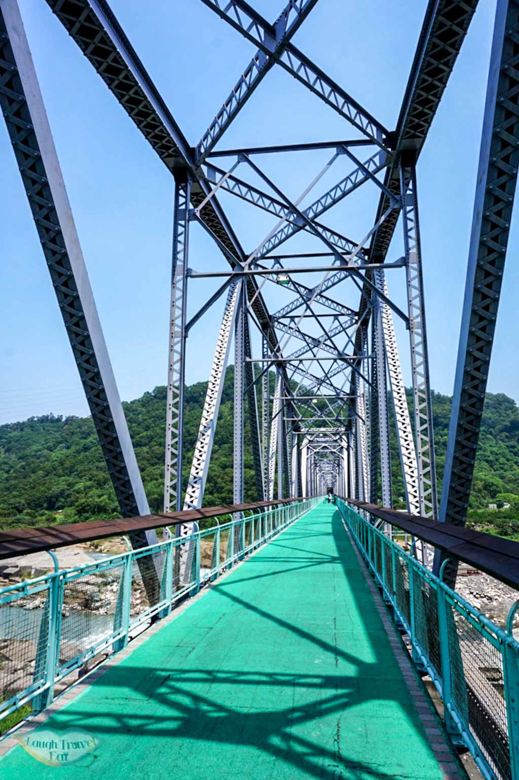 Suspension bridge on part of the Ho Fon Bikeway in Taichung | Laugh Travel Eat