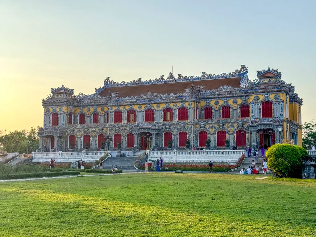 Kiến Trung Palace hue imperial palace Hue Vietnam _ laugh travel eat