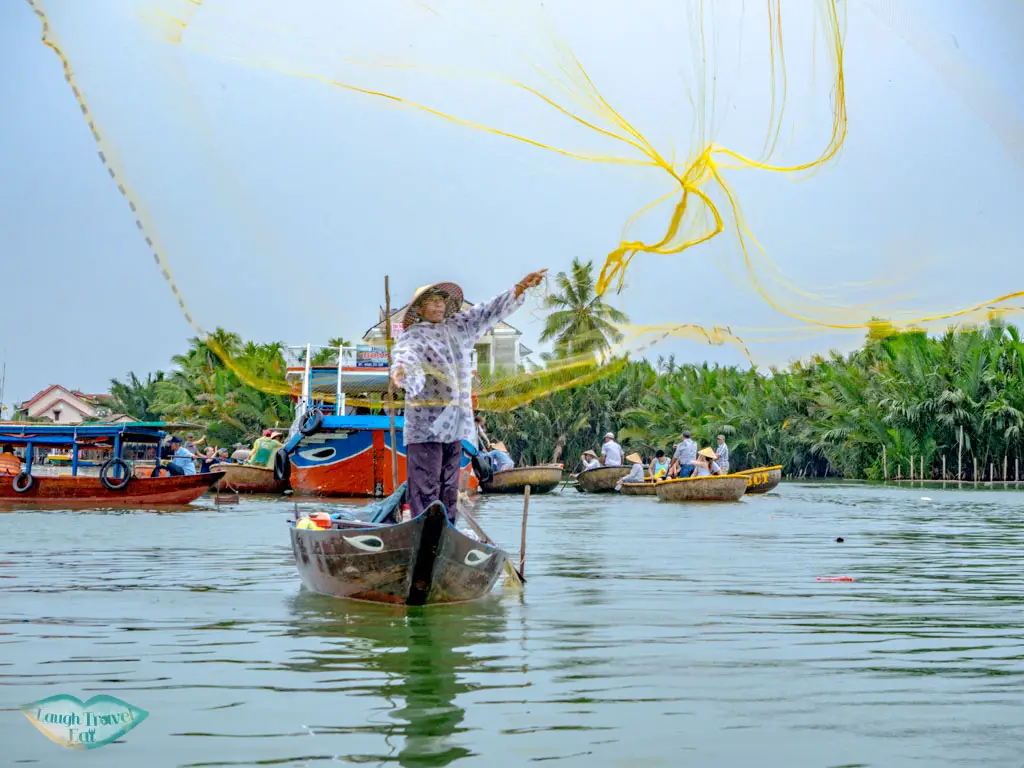 bamboo rafting hoi an vietnam - laugh travel eat-3