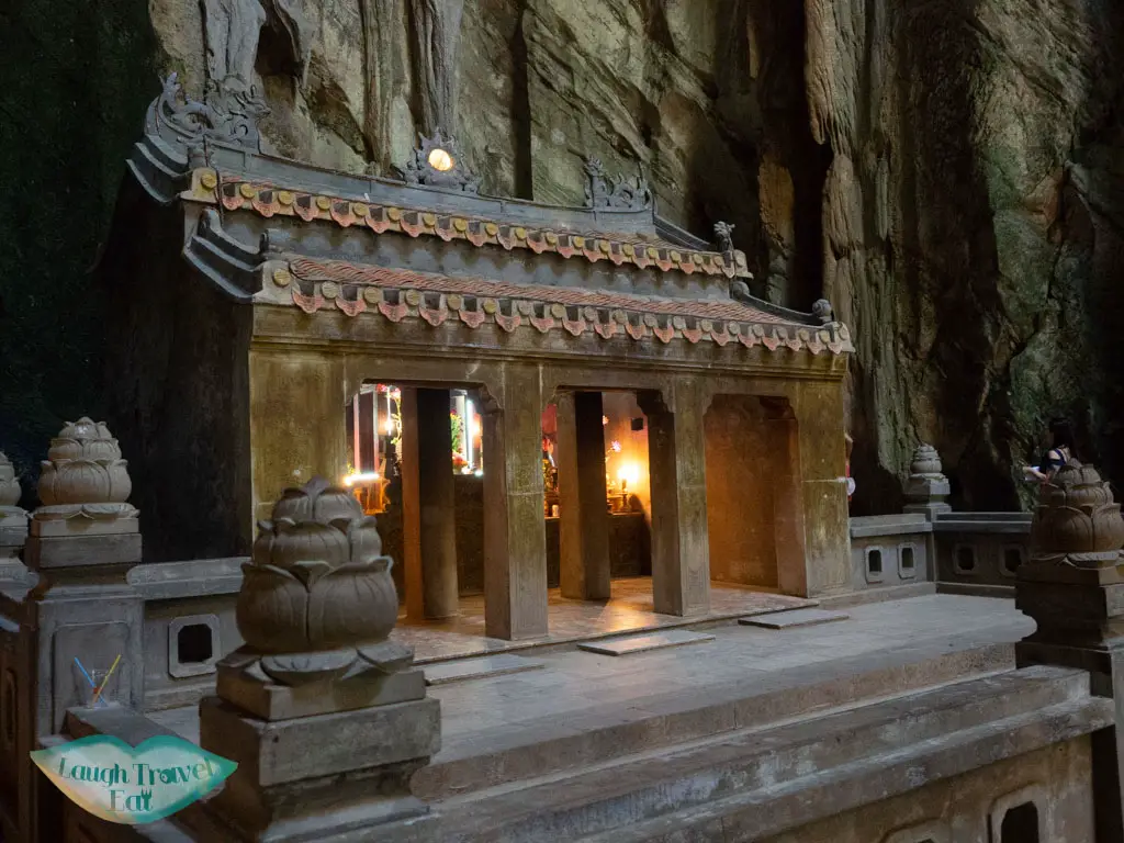 huyen khong cave marble mountain danang vietnam - laugh travel eat-3