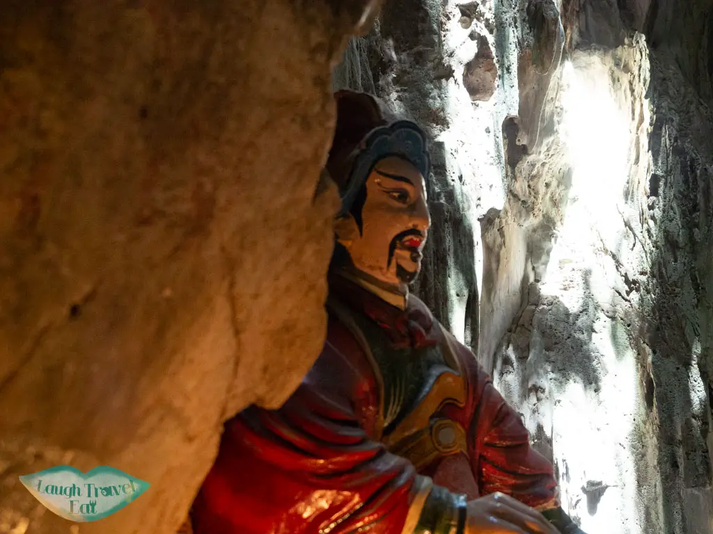 huyen khong cave marble mountain danang vietnam - laugh travel eat-3