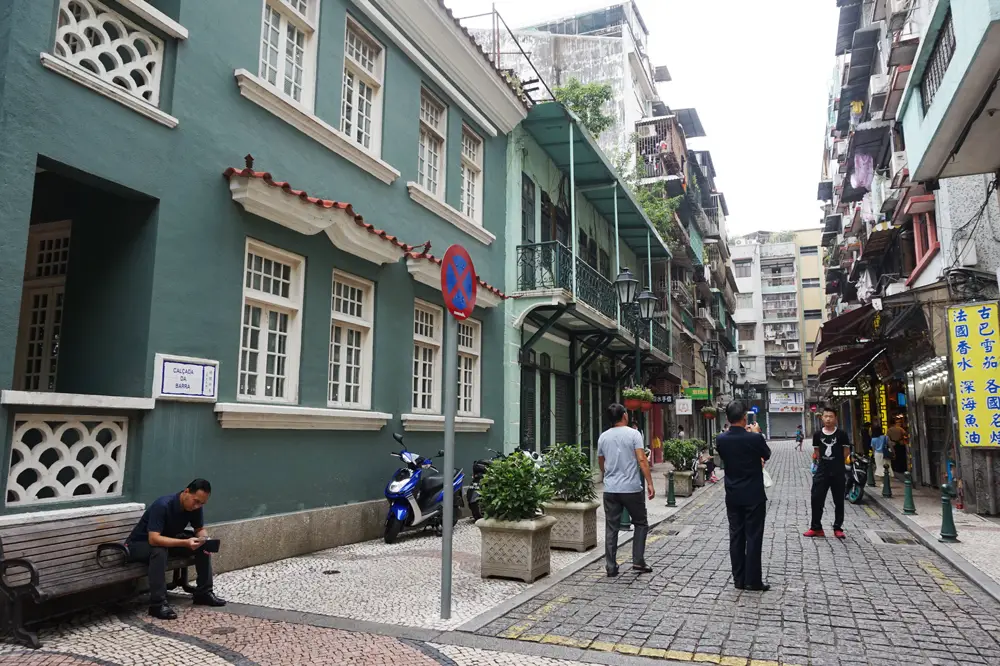 在媽祖廟附近一條有有著濃厚葡國特色的街道,澳門