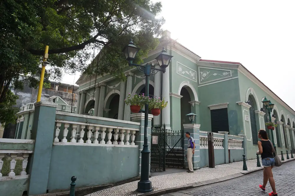 崗頂戲院,澳門