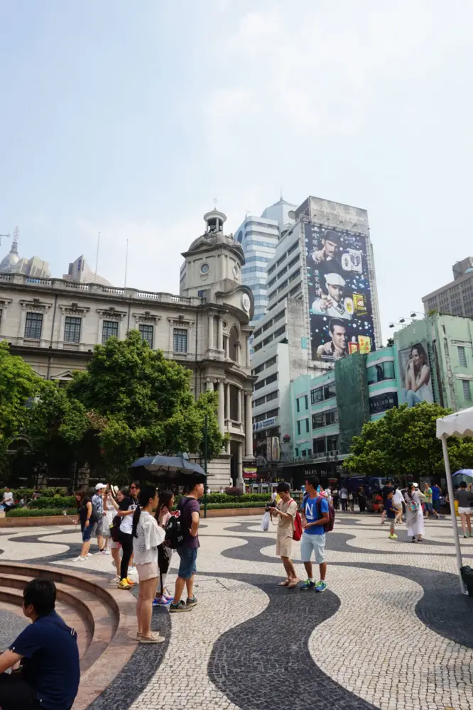 議事地前地的歐式波浪磚地,澳門