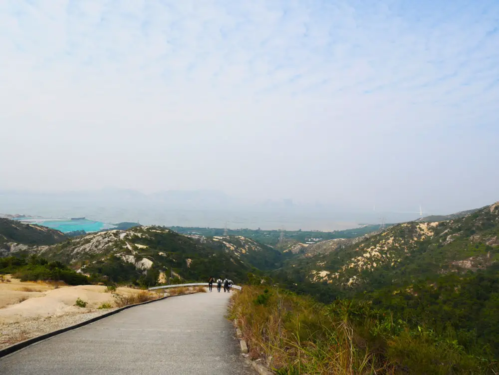 往下白泥的路,屯門,香港