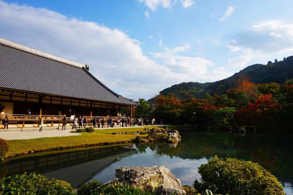 autumn colour at the garden of Tenryu-ji temple in Arashiyam, Kyoto, Japan | Laugh Travel Eat