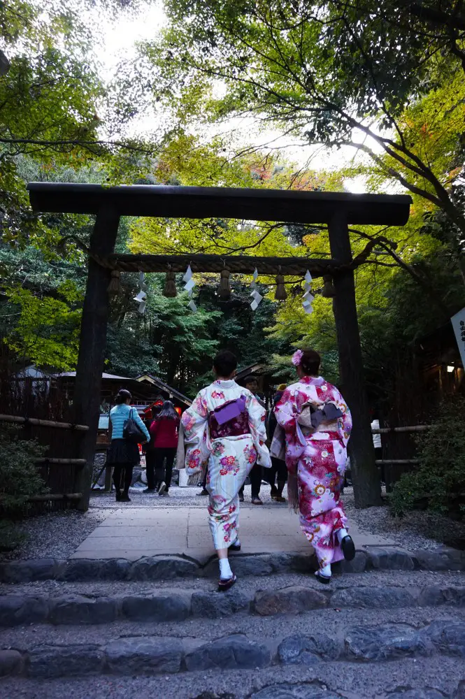 2 girls in kimino at Nonomiya shrine in Arashiyama, Kyoto, Japan | Laugh Travel Eat