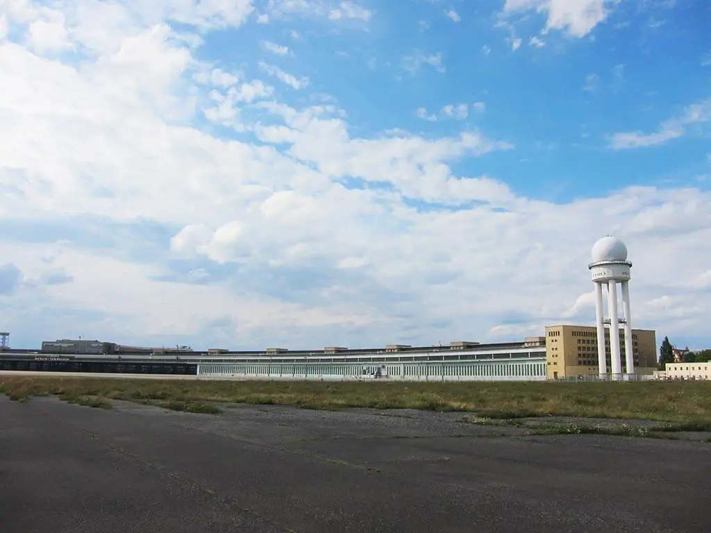 Tempelhofer airport, Berlin, Germany | laugh Travel Eat
