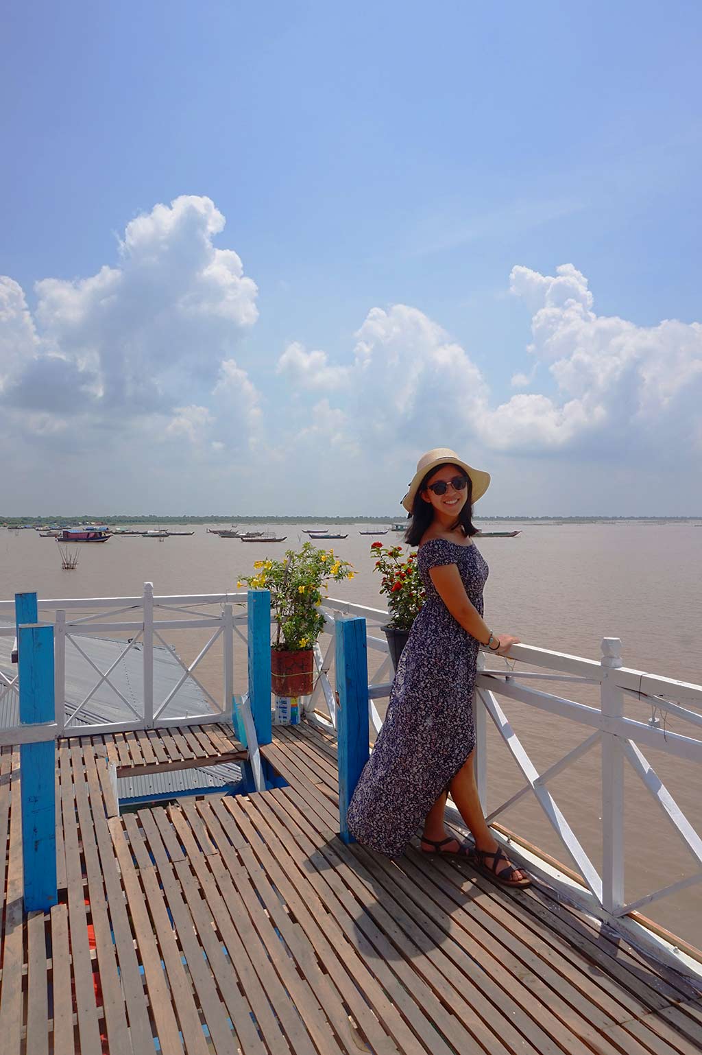 Tonle Lake floating restaurant, Cambodia | Laugh Travel Eat