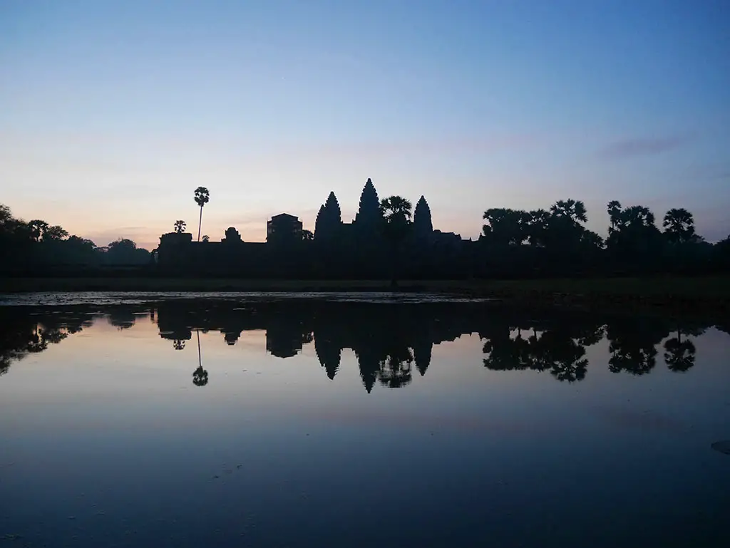 angkor wat sunrise, Cambodia | Laugh Travel Eat