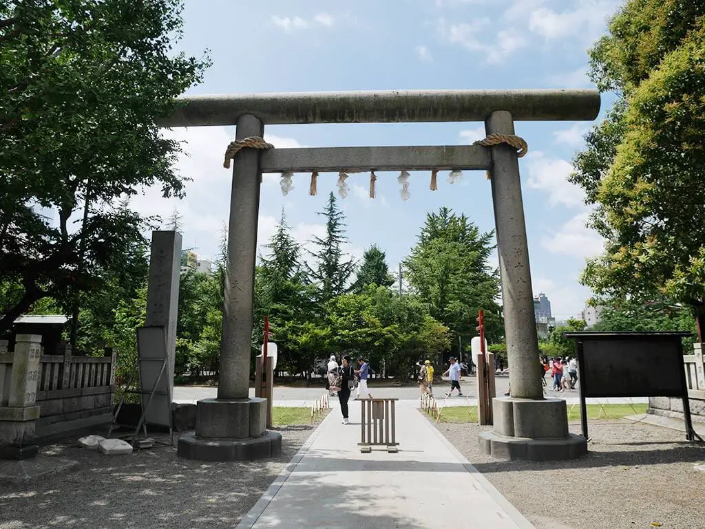 torri, asakusa shrine, sensoji, asakusa, taito, tokyo, Japan | Laugh Travel Eat