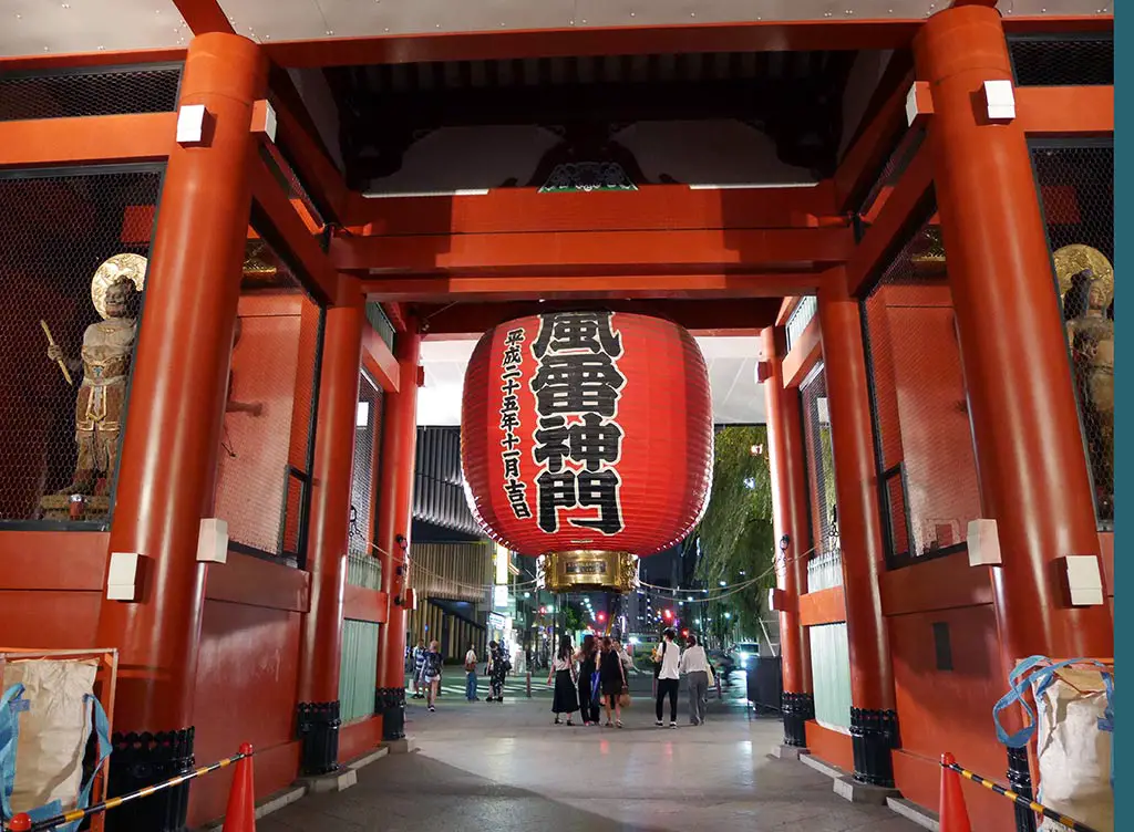 Kaminarimon on the inner side, sensoji temple, asakusa, taito, tokyo, japan | Laugh Travel Eat