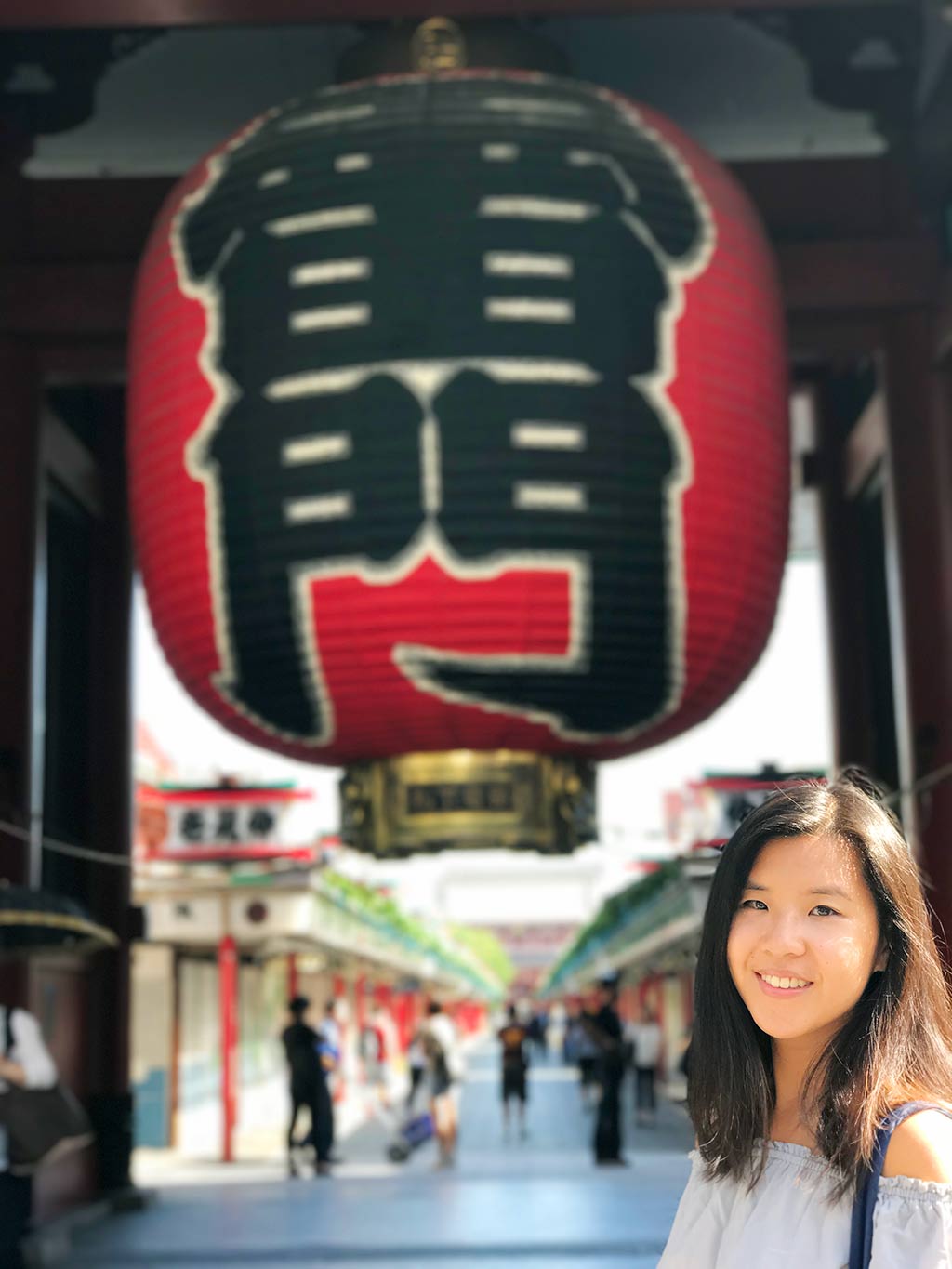 Kaminarimon with me in front, using iphone portrait mode, asakusa taito, tokyo, japan | Laugh Travel Eat