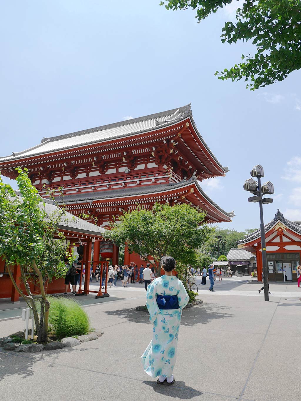 me facing hozoman, sensoji temple, asakusa, taito, tokyo, japan | Laugh Travel Eat