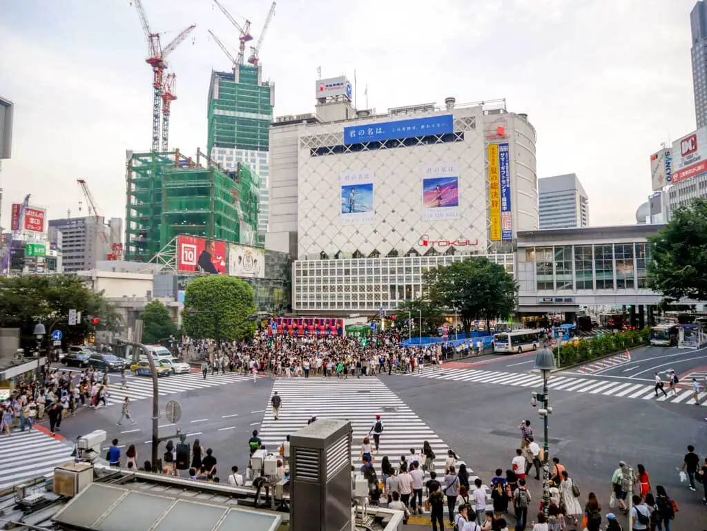 shibuya crossing tokyo day time