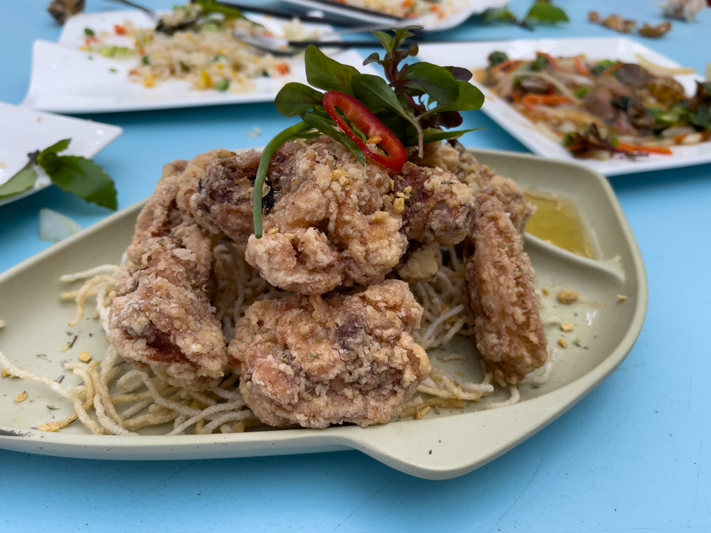 新昌士多東平洲 fried chicken sun cheong store menu tung ping chau hong kong- laugh travel eat