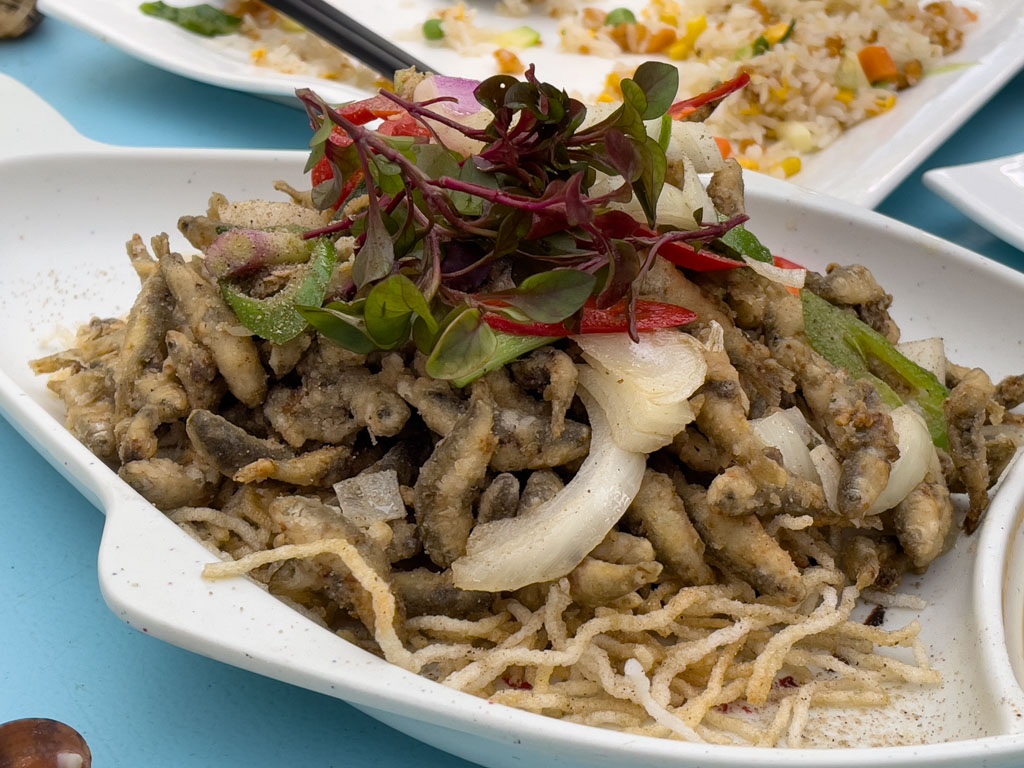 新昌士多東平洲 fried silver fishes sun cheong store menu tung ping chau hong kong- laugh travel eat