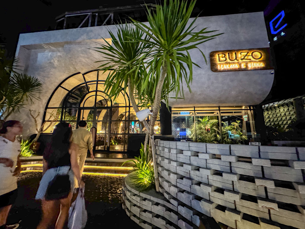buzo izakaya e birra seminyak bali _ laugh travel eat