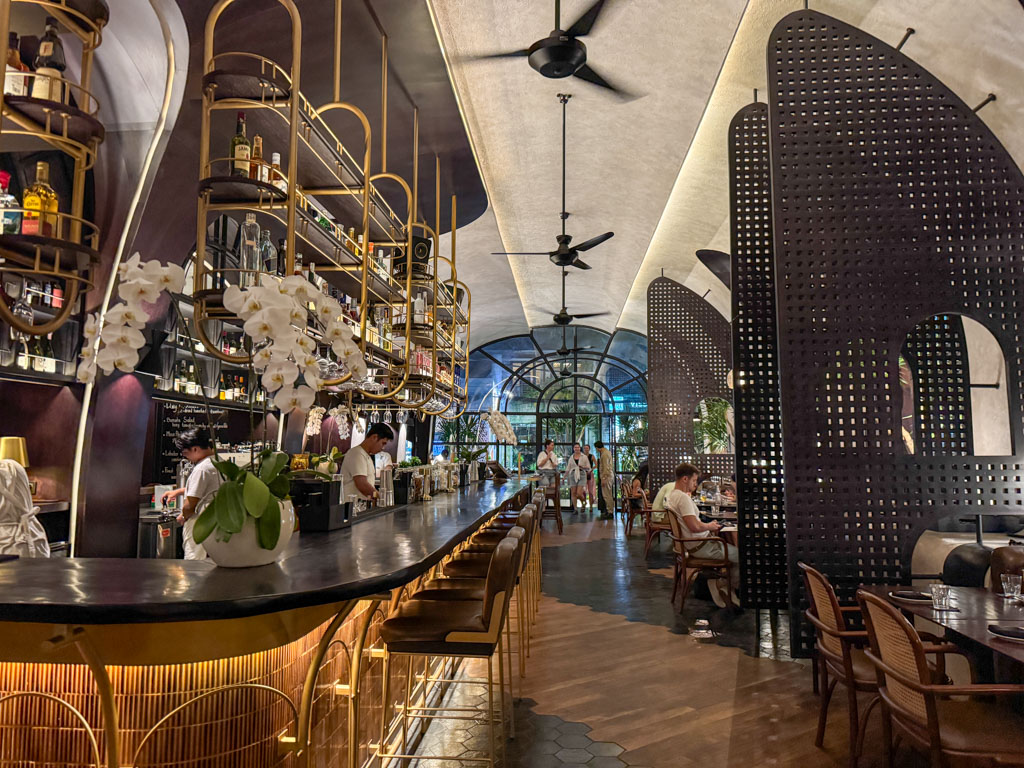 buzo izakaya e birra seminyak bali _ laugh travel eat