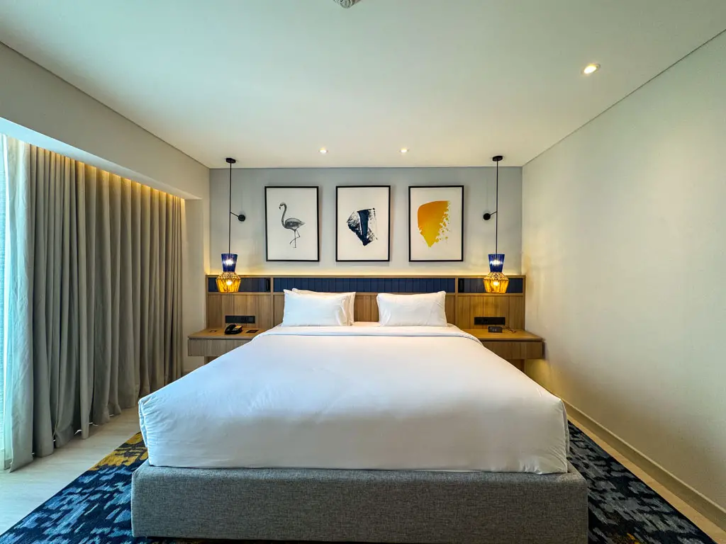 king bed voco Bali seminyak bali _ laugh travel eat