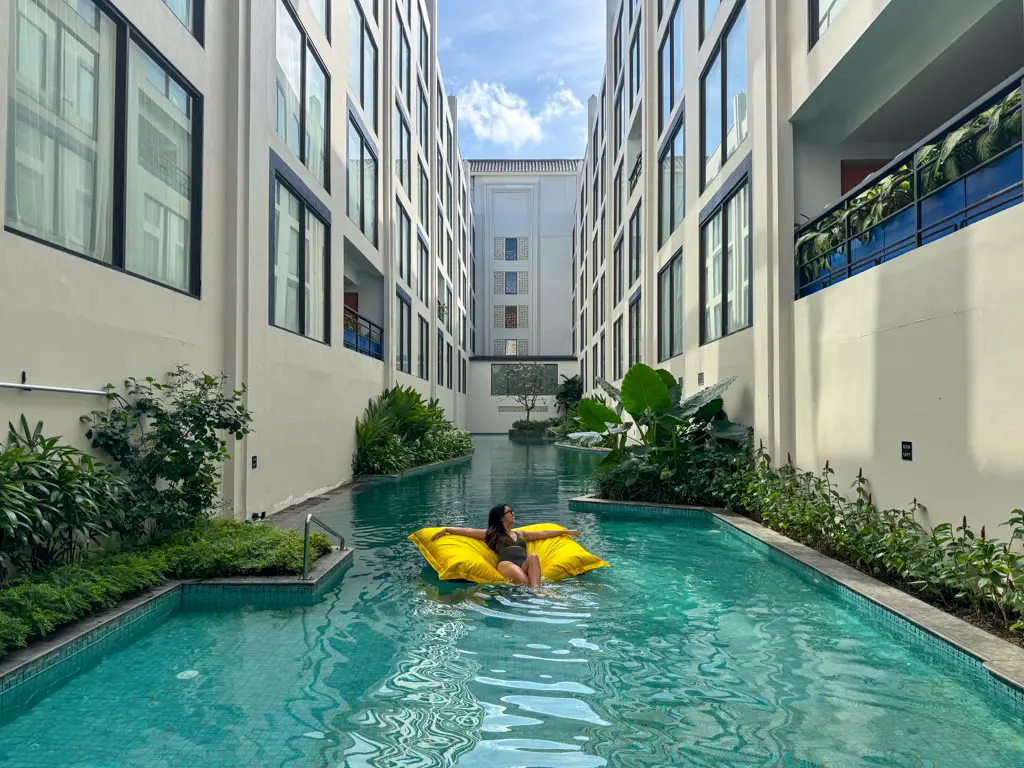 swimming pool voco Bali seminyak bali _ laugh travel eat
