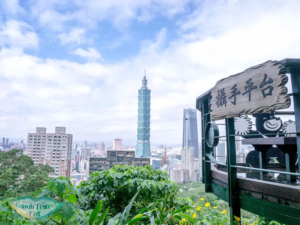 photospot xiangshan taipei taiwan - laugh travel eat