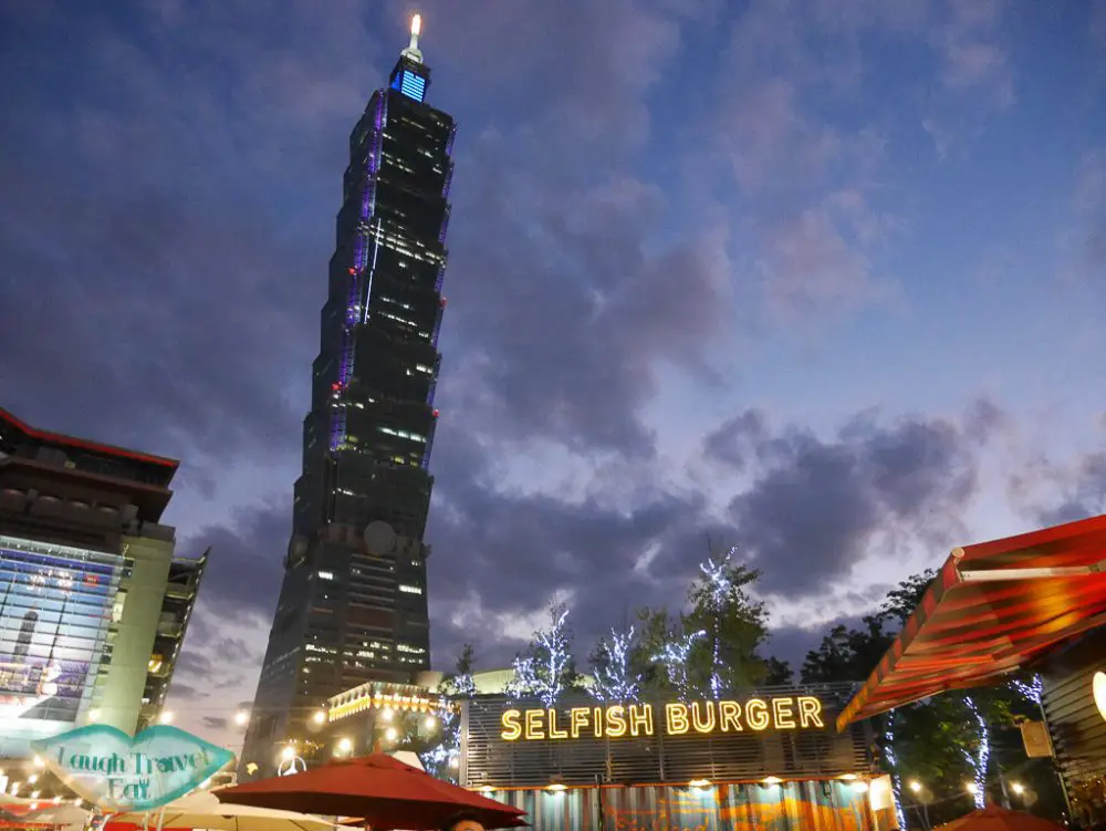 taipei 101 at night taipei taiwan - laugh travel eat