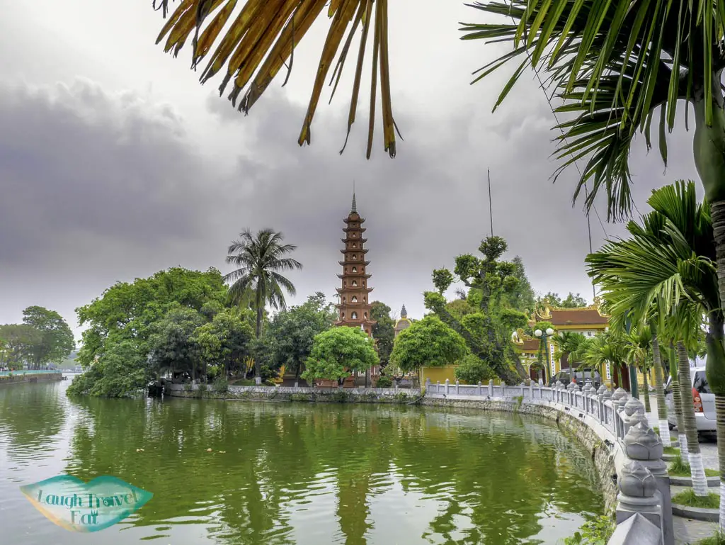 Tran-Quoc-Pagoda-ho-tay-hanoi-vietnam-laugh-travel-eat