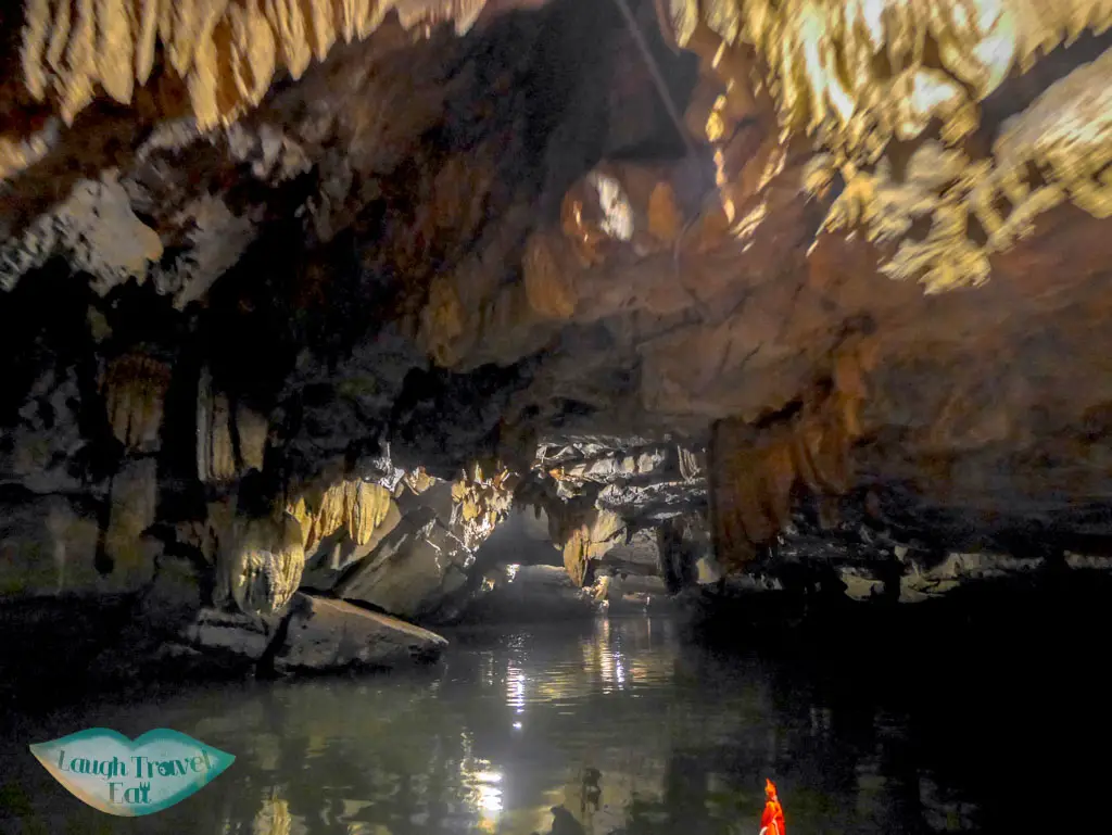 caves-on-trang-an-boat-trip-ninh-binh-vietnam-laugh-travel-eat
