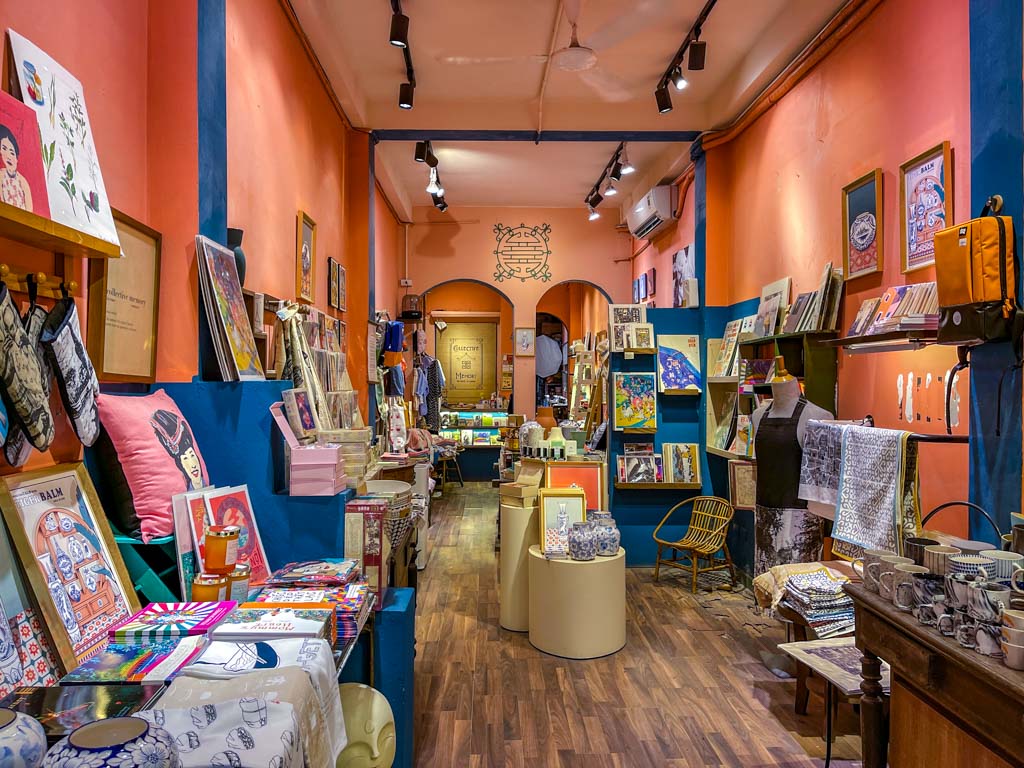 coolective memory Hanoi Vietnam - laugh travel eat