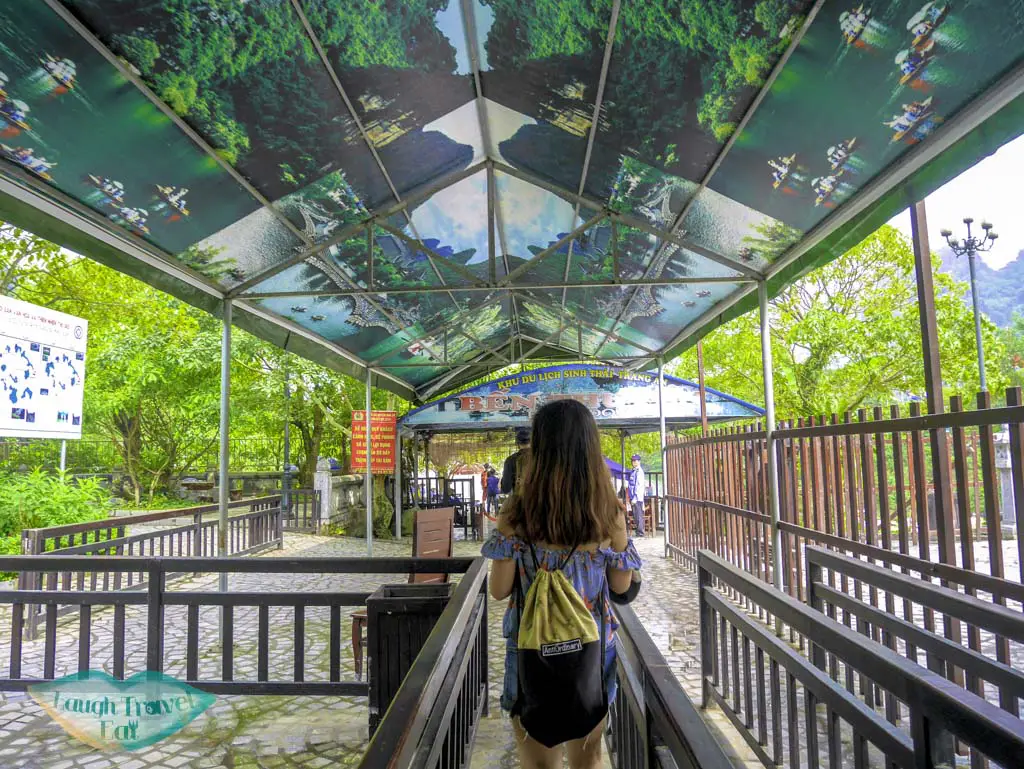 entering-trang-an-grottoes-ninh-binh-vietnam-Laugh-Travel-Eat