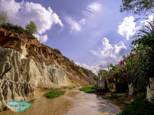 fairy-stream-mui-ne-vietnam-laugh-travel-eat
