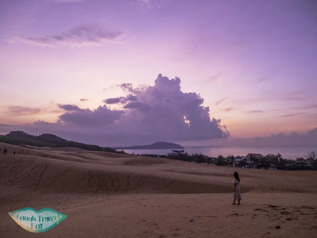 red-sand-dune-sunrise-mui-ne-vietnam-laugh-travel-eat