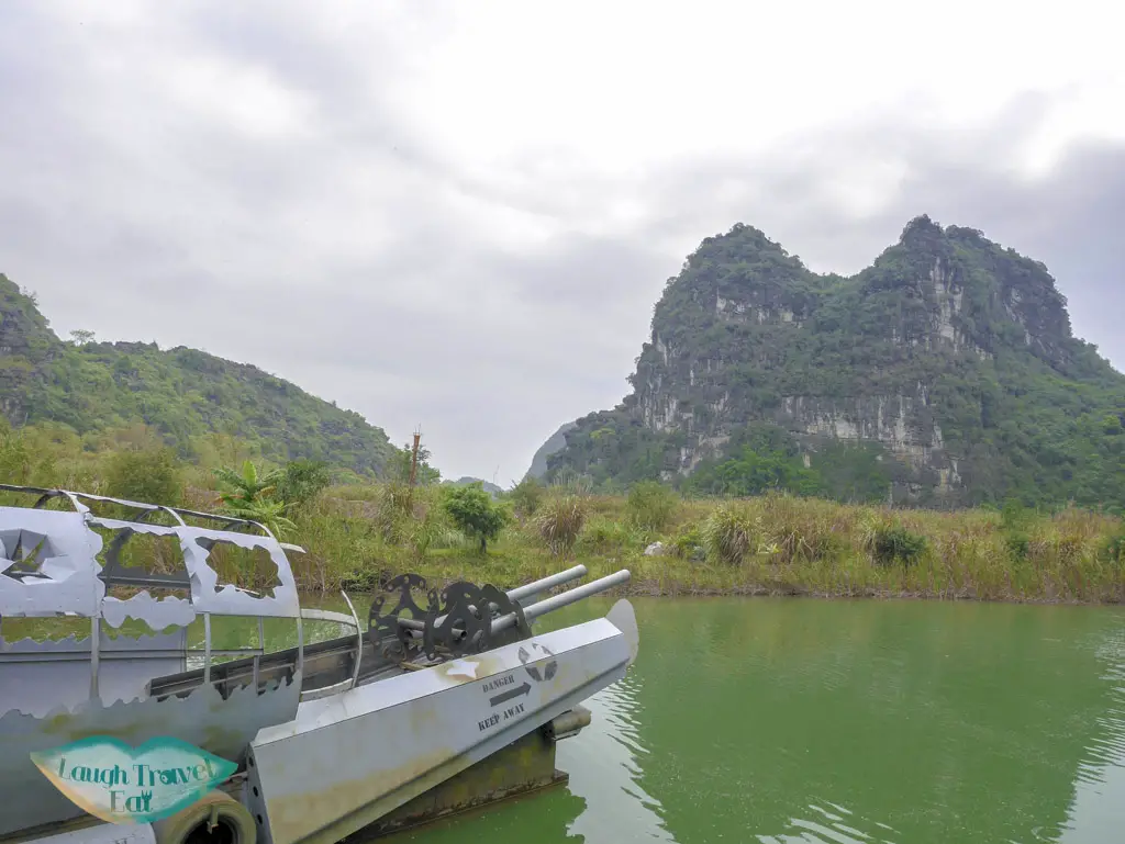 skull-island-boat-trang-an-boat-tour-ninh-binh-vietnam-laugh-travel-eat