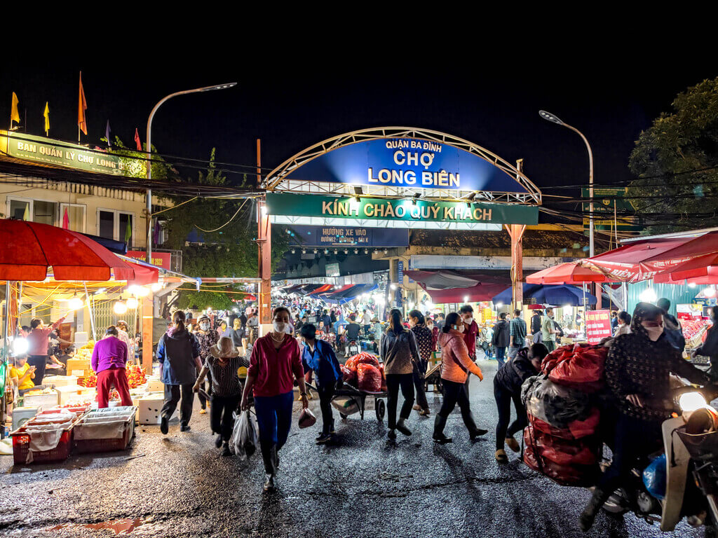 wholesale food market in early morning a chef's tour Hanoi Vietnam - laugh travel eat