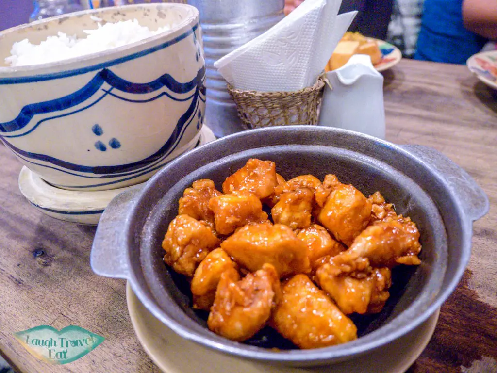 clay-pot-chicken-Quan-Bui-ho-chi-minh-city-vietnam-laugh-travel-eat