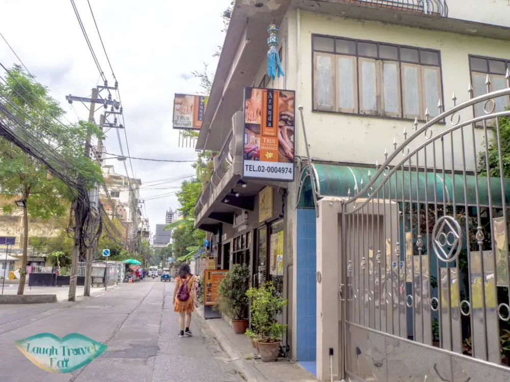 Arunda-Oriental-Massage-bangkok-Thailand-laugh-travel-eat